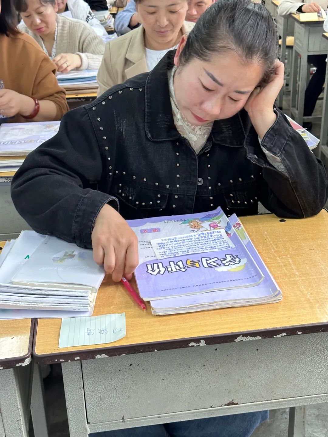 提燈引路 育夢成光——西鄉(xiāng)縣東關(guān)小學2023學年度春季學期家長會紀實 提燈引路 育夢成光——西鄉(xiāng)縣東關(guān)小學2023學年度春季學期家長會紀實