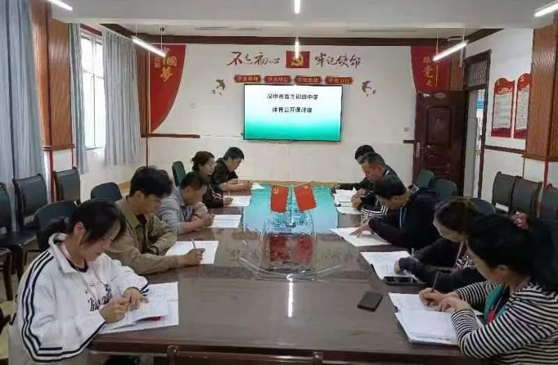 熱！熱！熱！育才中學(xué)招生又升溫了