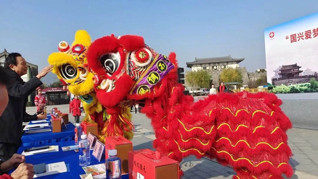 飲水思源話漢江旅游文化藝術(shù)博覽會(huì)第三站在襄陽(yáng)成功舉辦