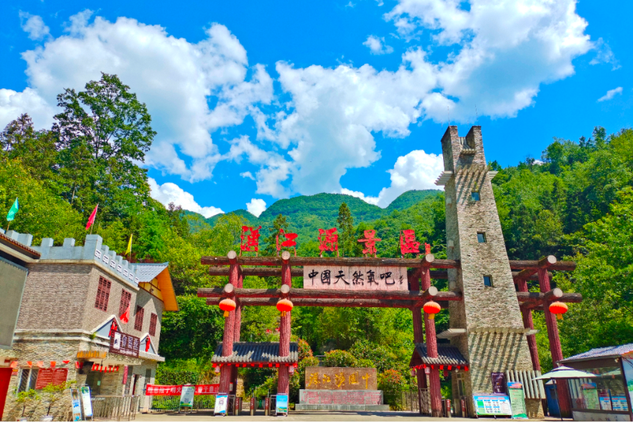 飲水思源話漢江旅游文化藝術(shù)博覽會(huì)第三站在襄陽(yáng)成功舉辦