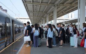 暑運啟動！漢中車務(wù)段增開多趟列車→縮略圖